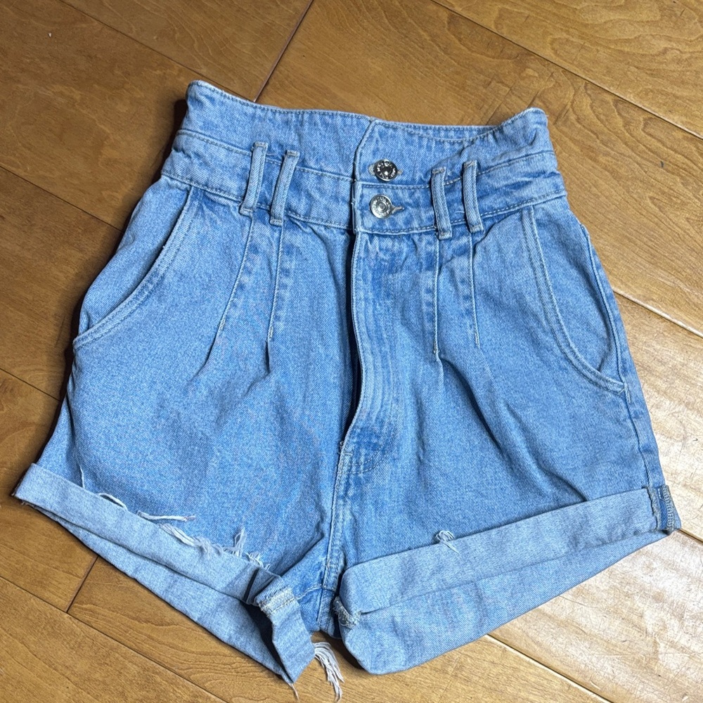Zara | Light High Rise Paperbag Fit Jean Shorts | Classic Throwback Style | Sz 2